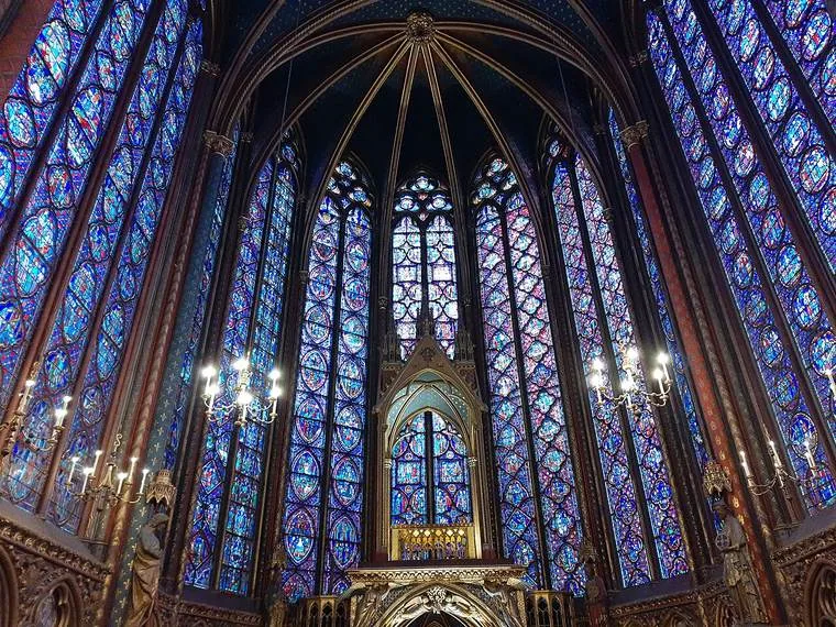 Verrières du XIIIe siècle de la Sainte-Chapelle à Paris